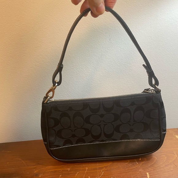 Coach 6094 Demi Pouch Bag Black EUC made in November 2005. Almost Vintage - Picture 2 of 7